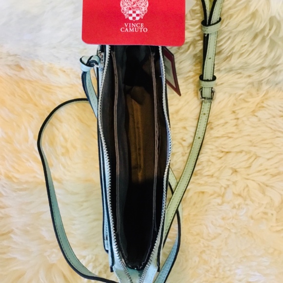"Brand New" Vince Camuto crossbody bag - Picture 4 of 10